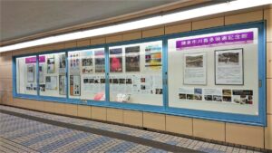 鎌倉駅地下道ギャラリー展示風景