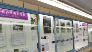 鎌倉駅地下道ギャラリー展示風景2023